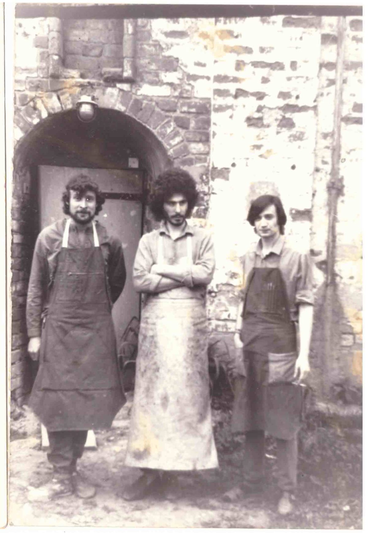Самая первая моя мастерская после училища. Донской монастырь 1990- 1991 год. Слева направо на фото я (Всеволод Полтавцев), Дмитрий Грачёв, и Филипп Буксин. 
